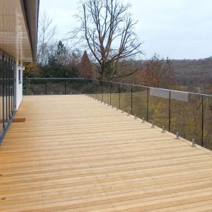 Decking-project-with-glass-2