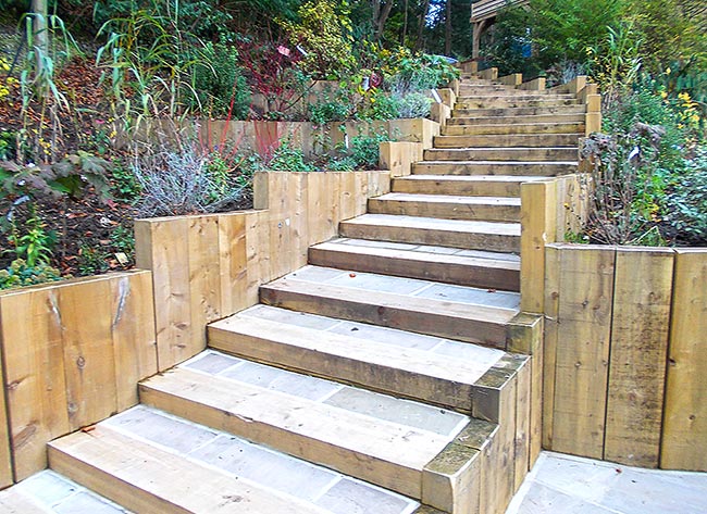 Hillside-steps-with-planting-sml